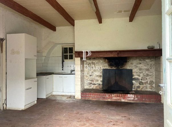 Manoir du 13ème avec une longère, pigeonnier et grange sur plus de 13Ha - 3796303PEMM