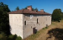 Manoir du 13ème avec une longère, pigeonnier et grange sur plus de 13Ha - 3796303PEMM