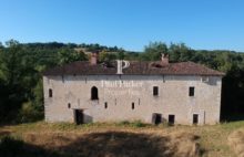 Manoir du 13ème avec une longère, pigeonnier et grange sur plus de 13Ha - 3796303PEMM