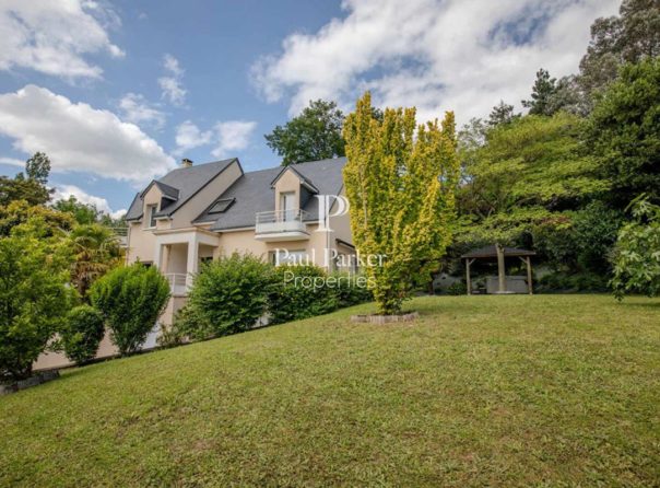 Maison Le Mans    243 m2  1200M2 JARDIN - 3605623PDOK