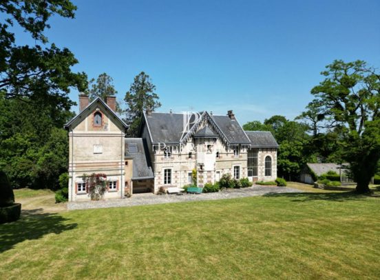 Manoir  de 1850, maison de gardien et tennis sur un parc de 5 ha - 377505.3PADR