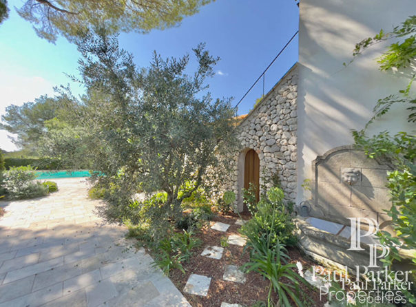 Mas Villégiature Aix-En-Provence 12 pièce(s) 460 m2 / 9 chambres/ 2 hectares / piscine / tennis / vignes / pool house - 3807983PCML