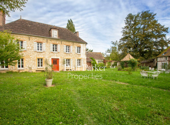 Traditionnel corps de ferme restauré au coeur du village Pressagny-l’Orgueilleux 27510 , 16 pièces, 11 chambres - 3808183PENL