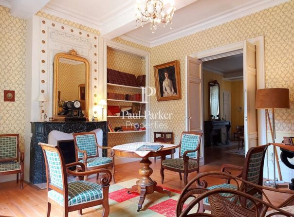 Château et maison de métayer sur près de 800m² habitables et plus de 17 hectares - 3810703PEMM