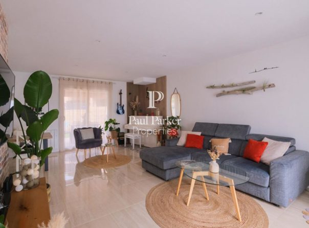 Beautiful family house with 5 bedrooms, garden, swimming pool and garage - 3830043PPBD