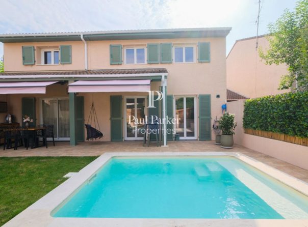 Belle Maison familiale avec 5 chambres jardin, piscine et garage - 3830043PPBD