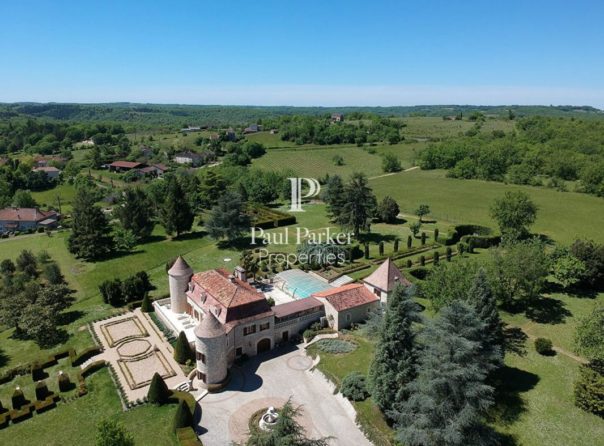 Maison de Maître, 300 m² et grange sur 17 hectares, piscine - 3660343PEMM