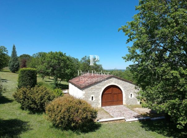 Maison de Maître, 300 m² et grange sur 17 hectares, piscine - 3660343PEMM