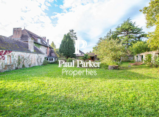 Traditionnel corps de ferme restauré au coeur du village Pressagny-l’Orgueilleux 27510 , 16 pièces, 11 chambres - 3808183PENL