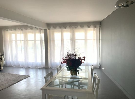 AU PARC BORDELAIS SUPERBE APPARTEMENT AVEC TROIS CHAMBRES BALCON  ASCENSEUR ET DEUX PARKING - 3852613PPBD