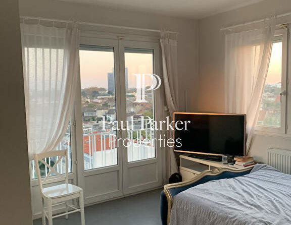 AU PARC BORDELAIS SUPERBE APPARTEMENT AVEC TROIS CHAMBRES BALCON  ASCENSEUR ET DEUX PARKING - 3852613PPBD