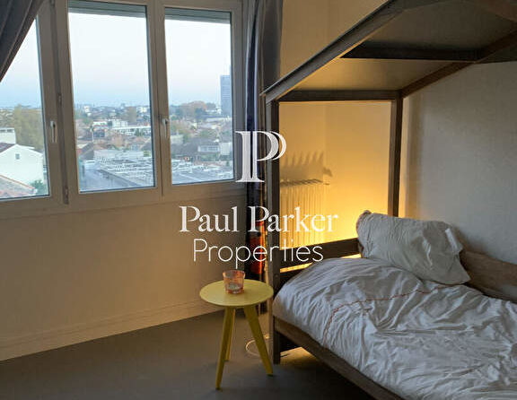 AU PARC BORDELAIS SUPERBE APPARTEMENT AVEC TROIS CHAMBRES BALCON  ASCENSEUR ET DEUX PARKING - 3852613PPBD