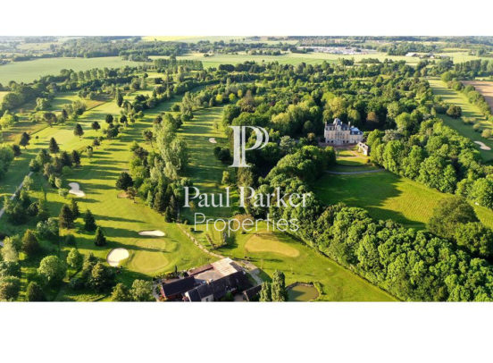 Château  XVIII è et domaine golfique sur 67 ha avec droit à construire - 385564.3PADR