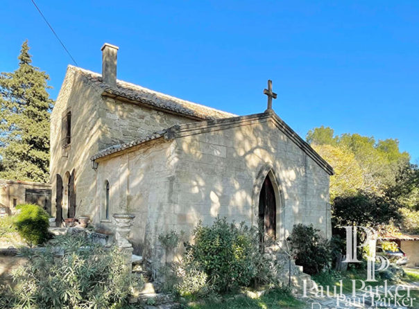 « Exclusivité »Demeure de prestige Lourmarin 8 pièce(s) 178 m2. En Dominance médiévale au coeur du Luberon sud, proximité de Lourmarin, une demeure de 165 m2  transfigurée au sein d’une ancienne Chapelle Romane classée du XIIIème siècle - 3866473PCML