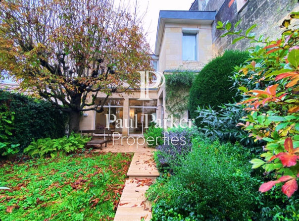 Bourgeois Residence in Bordeaux – Croix Blanche – Saint-Seurin 370 m² - 3872763PCMIL