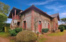 CLISSON – Historic center – Character property with large plot of land - 3900173PDEKE