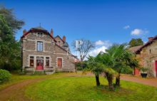 CLISSON – Historic center – Character property with large plot of land - 3900173PDEKE