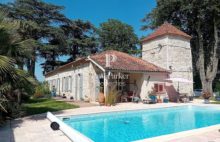 Ancienne chartreuse XVIIème avec 3 gîtes et piscine - 3813563PEMM