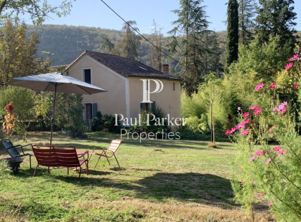 Maison en pierre avec grange et piscine sur 4 hectares - 3757623PEMM