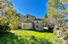 « Exclusivité »Demeure de prestige Lourmarin 8 pièce(s) 178 m2. En Dominance médiévale au coeur du Luberon sud, proximité de Lourmarin, une demeure de 165 m2  transfigurée au sein d’une ancienne Chapelle Romane classée du XIIIème siècle - 3866473PCML