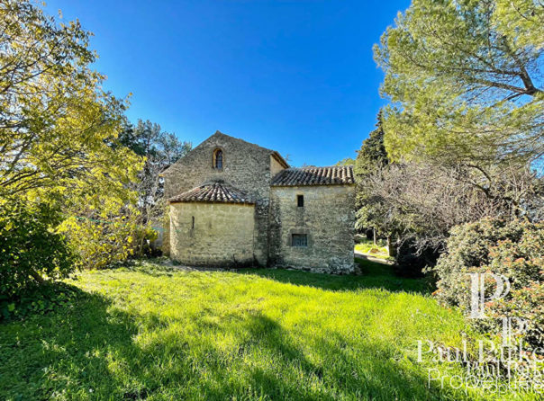 « Exclusivité »Demeure de prestige Lourmarin 8 pièce(s) 178 m2. En Dominance médiévale au coeur du Luberon sud, proximité de Lourmarin, une demeure de 165 m2  transfigurée au sein d’une ancienne Chapelle Romane classée du XIIIème siècle - 3866473PCML