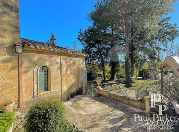 « Exclusivité »Demeure de prestige Lourmarin 8 pièce(s) 178 m2. En Dominance médiévale au coeur du Luberon sud, proximité de Lourmarin, une demeure de 165 m2  transfigurée au sein d’une ancienne Chapelle Romane classée du XIIIème siècle - 3866473PCML