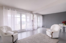 BORDEAUX PARC BORDELAIS APARTMENT WITH THREE BEDROOMS BALCONY ELEVATOR AND TWO PARKING SPACES - 3924863PPBD