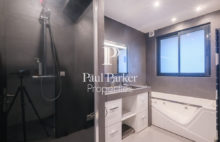 BORDEAUX PARC BORDELAIS APARTMENT WITH THREE BEDROOMS BALCONY ELEVATOR AND TWO PARKING SPACES - 3924863PPBD