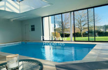 Contemporaine avec piscine intérieure - 3974803PVIH